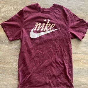 Nike Men's Maroon T-Shirt